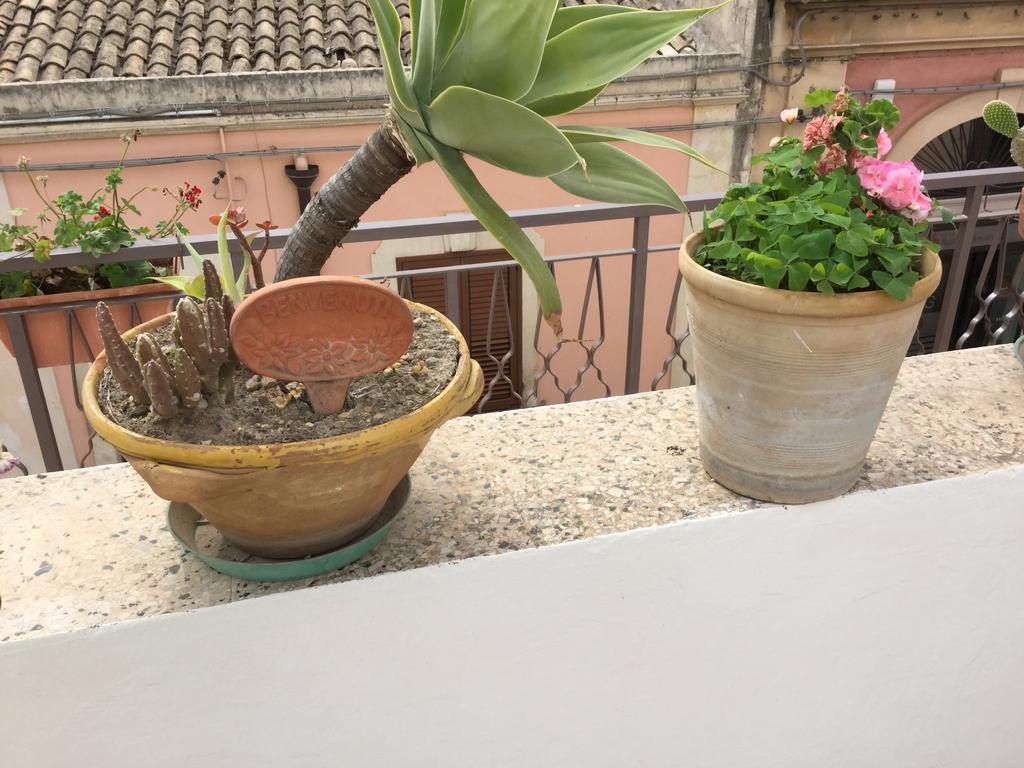 Case Vacanze Le Rose Noto Exterior foto