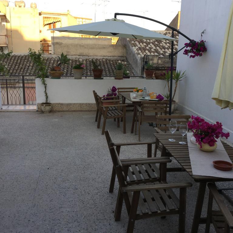 Case Vacanze Le Rose Noto Exterior foto