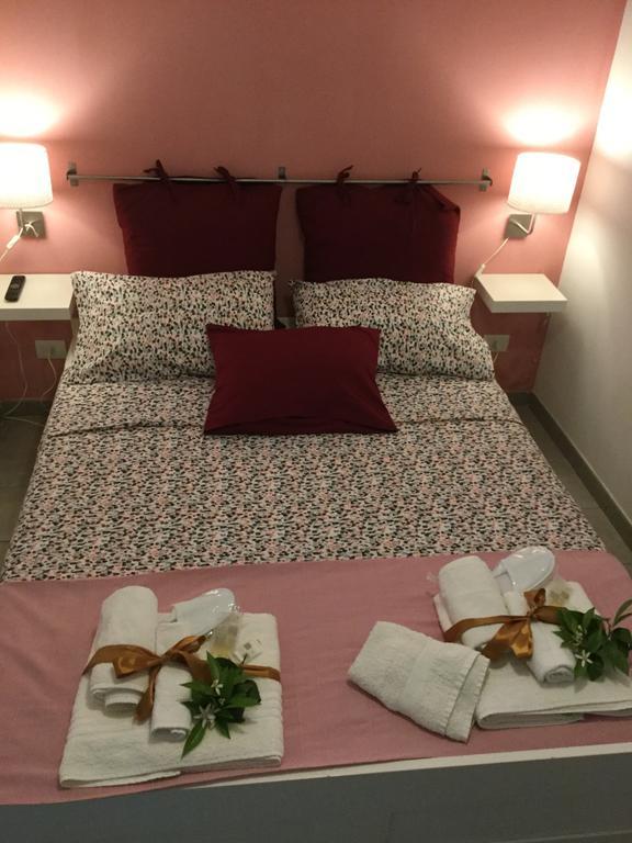 Case Vacanze Le Rose Noto Exterior foto